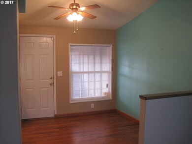 285 W 9th St, Lafayette, OR 97127 - photo 5