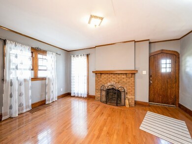 1811 2nd St SW, Cedar Rapids, IA 52404 - photo 2