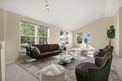 2464 Emily Ln, Elgin, IL 60124 - photo 3