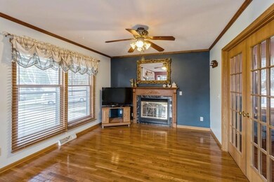 3292 E Aurora Ave, Des Moines, IA 50317 - photo 2