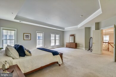 8412 Tysons Trace Ct, Vienna, VA 22182 - photo 5