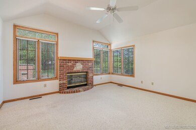 1280 Oakleaf Ct, Aurora, IL 60506 - photo 4