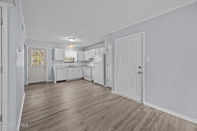 101 Ravenwood Dr unit C, Jacksonville, NC 28546 - photo 5