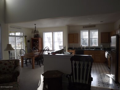 407 Gentian Ln, Pocono Pines, PA 18350 - photo 3