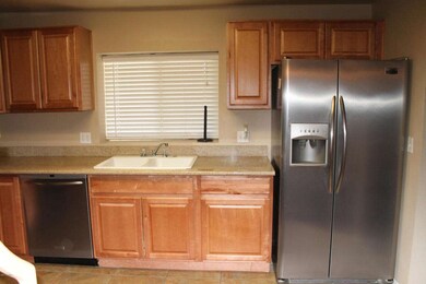 4 BR kitchen