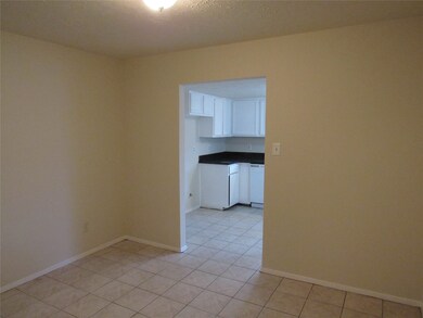 8402 Twin Lamps Ln, Houston, TX 77064 - photo 7