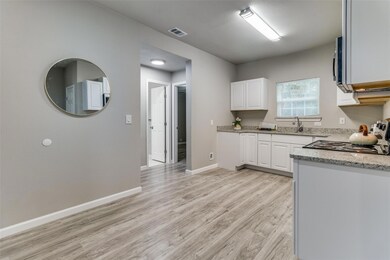 216 W Tennie St, Gainesville, TX 76240 - photo 6