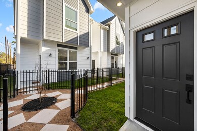 1626 W Tidwell Rd, Houston, TX 77091 - photo 6