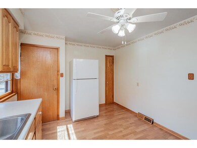 4239 40th St, Des Moines, IA 50310 - photo 4