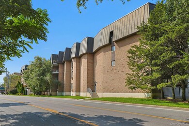 Halstead Plaza unit 2e, Harrison, NY 10528 - photo 3