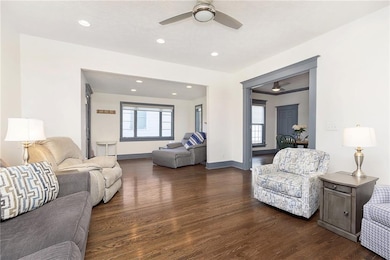 223 W Washington St, Tipton, IN 46072 - photo 4