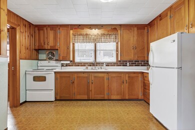 42 Lowell St, Westbrook, ME 04092 - photo 7