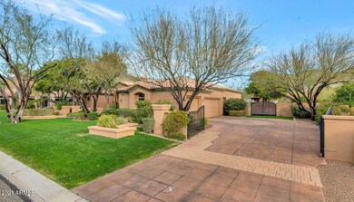 4612 W El Cortez Pl-large-002-002-4612 W