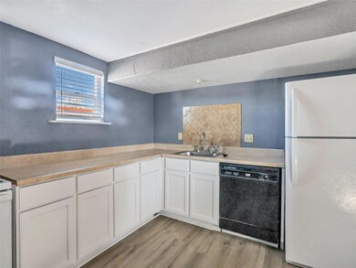 912 S Armstrong Ave unit 1, Denison, TX 75020 - photo 2