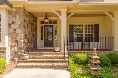ROCKING CHAIR FRONT PORCH