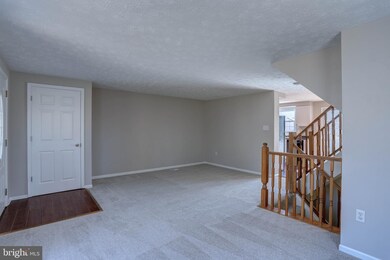 9409 Kings Grant Rd, Laurel, MD 20723 - photo 3