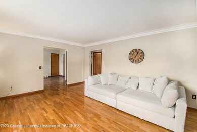 2710 Manley Dr, Lansing, MI 48910 - photo 5