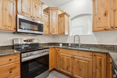 8215 N Clear Rock Rd unit 11, Eagle Mountain, UT 84005 - photo 5