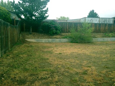 317 S Iowa Ave, East Wenatchee, WA 98802 - photo 2