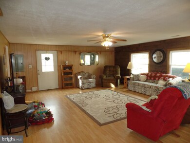 7404 Bethune St, Falls Church, VA 22043 - photo 6