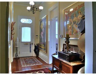 Foyer.