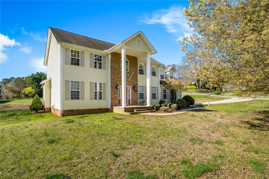 101 Lake Ridge Cir, Walhalla, SC 29691 - photo 2