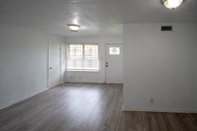 502 Barkley St, Houston, TX 77022 - photo 3