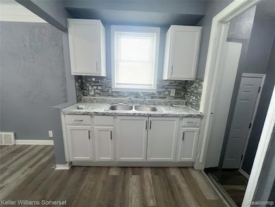 18260 Fielding St, Detroit, MI 48219 - photo 4