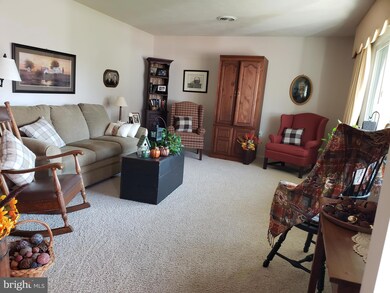 145 Jackson Dr, Chambersburg, PA 17201 - photo 4