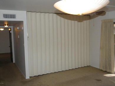 BEDROOMTWOWALL CLOSED