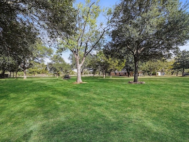 2022 Skrivanek Rd, Sealy, TX 77474 - photo 2