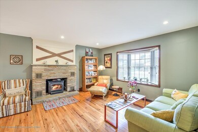 06-LIVING ROOM