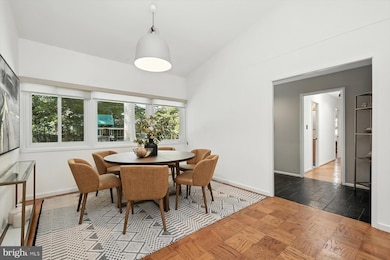 8216 Fenway Rd, Bethesda, MD 20817 - photo 7