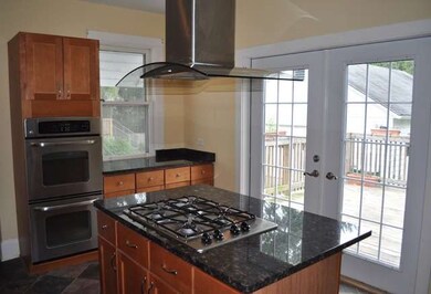 219 S Prairie St, Batavia, IL 60510 - photo 3