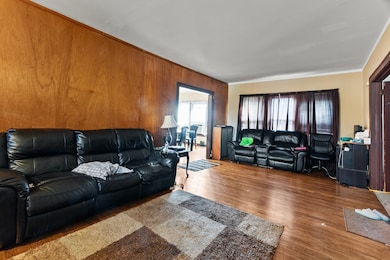 910 Nicholson St, Joliet, IL 60435 - photo 6