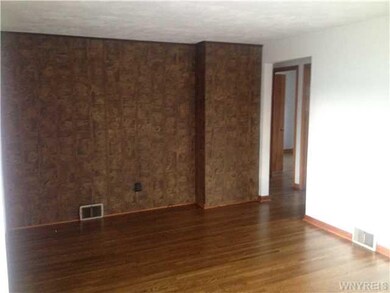 909 Pioneer Dr, North Tonawanda, NY 14120 - photo 6