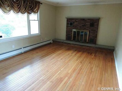 Living Room l