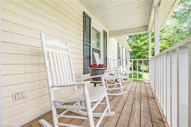 803 Raylewood Ct, Greensboro, NC 27406 - photo 4