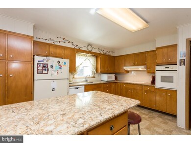 6 Woodland Dr, Glen Mills, PA 19342 - photo 2