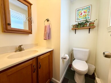 4 Meadow Oak Ln unit B, South Deerfield, MA 01373 - photo 4