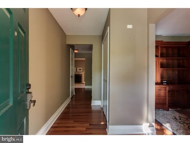 7 Southgate Dr, Mount Laurel, NJ 08054 - photo 4