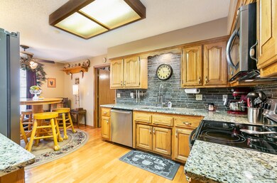 871 Golden Meadows Dr, Nixa, MO 65714 - photo 6