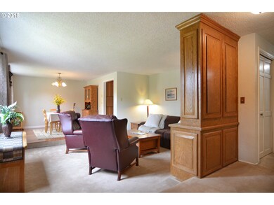 1240 Flintridge Ave, Eugene, OR 97401 - photo 2