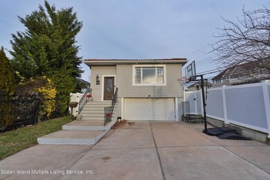 62 Bovanizer St, Staten Island, NY 10312 - photo 3