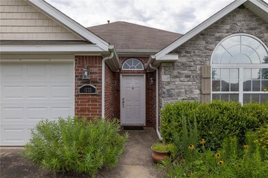 1533 Leesburg Ave, Springdale, AR 72764 - photo 2