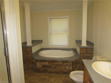 3085 Bethel Lucas Rd, Asheboro, NC 27205 - photo 4