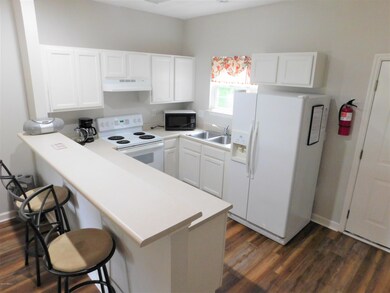 06 - Kitchen