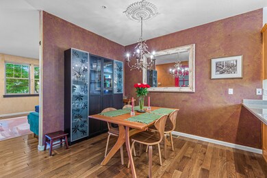 2216 Dollarhide Way, Ashland, OR 97520