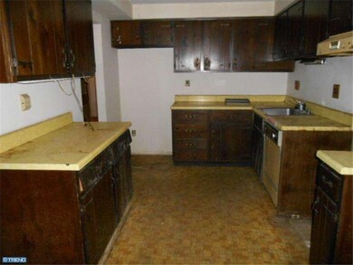 601 Chatham Rd, Somerdale, NJ 08083 - photo 5