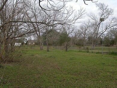 301 Twin Ln, Rosenberg, TX 77471 - photo 5